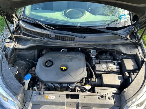 Black 2016 Kia Soul +
