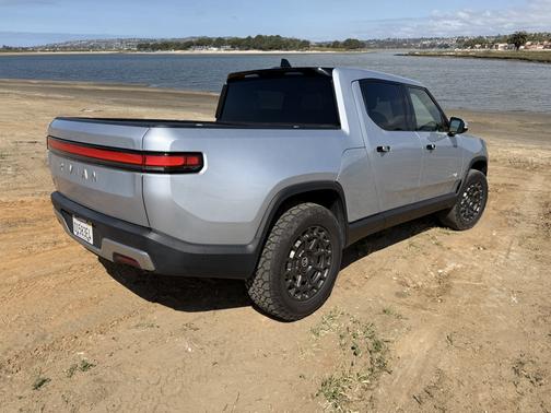 2023 Rivian R1T Adventure Performance Dual-Motor Large Package