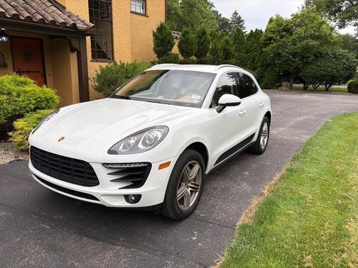 White 2016 Porsche Macan Macan S