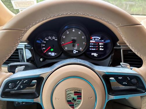 White 2016 Porsche Macan Macan S