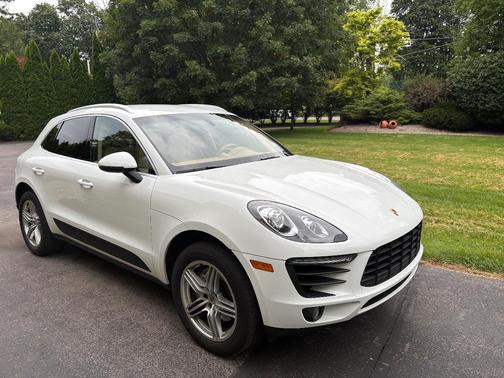 White 2016 Porsche Macan Macan S