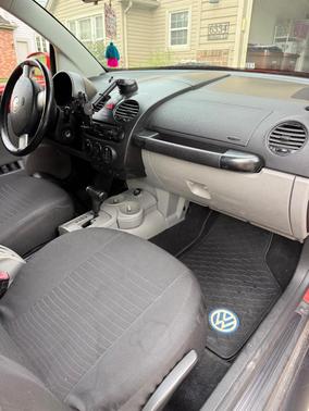 Orange 2004 Volkswagen New Beetle GLS