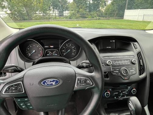 Black 2018 Ford Focus SE