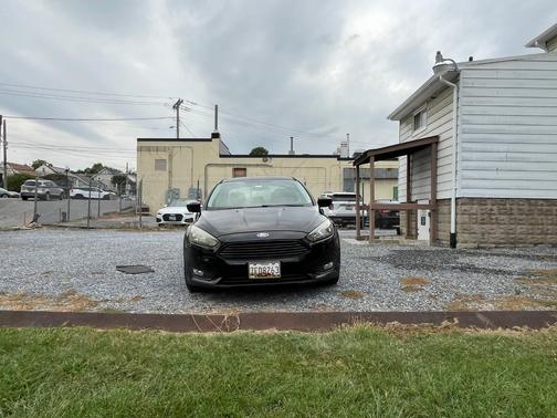 Black 2018 Ford Focus SE
