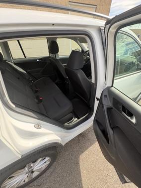 White 2017 Volkswagen Tiguan Limited 2.0T