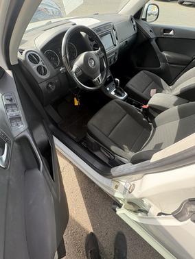 White 2017 Volkswagen Tiguan Limited 2.0T
