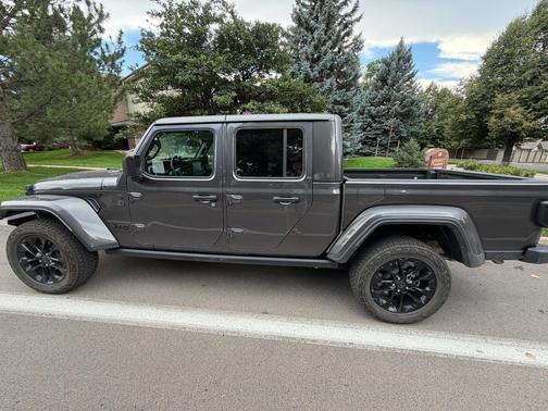Gray 2025 Jeep Gladiator Nighthawk