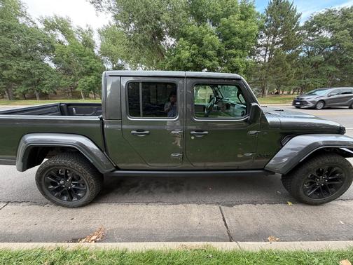 Gray 2025 Jeep Gladiator Nighthawk