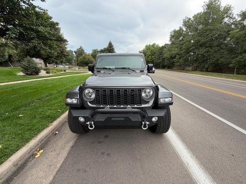 Gray 2025 Jeep Gladiator Nighthawk