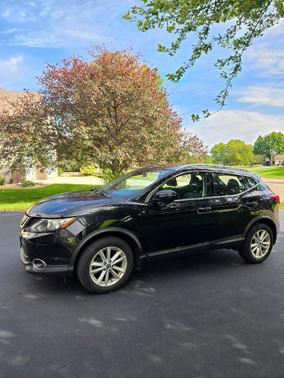 Black 2019 Nissan Rogue Sport SV