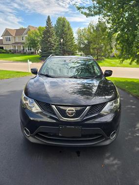 Black 2019 Nissan Rogue Sport SV