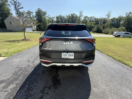 Gray 2023 Kia Sportage Hybrid EX