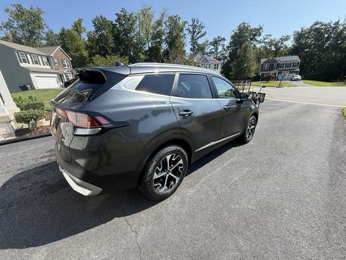 Gray 2023 Kia Sportage Hybrid EX
