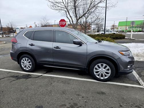 Gray 2019 Nissan Rogue S