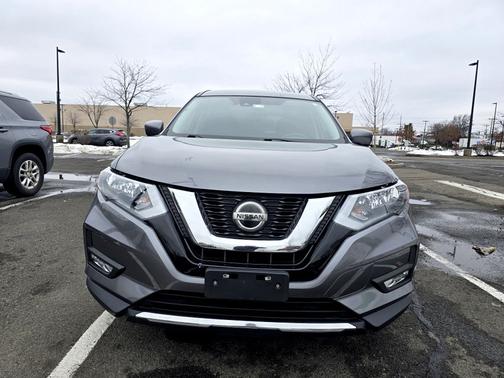 Gray 2019 Nissan Rogue S