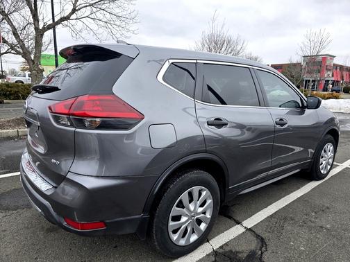 Gray 2019 Nissan Rogue S