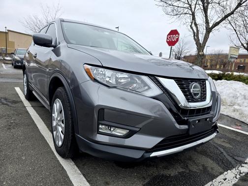 Gray 2019 Nissan Rogue S