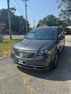2015 Chrysler Town & Country S