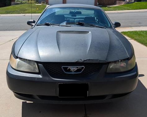 Black 2000 Ford Mustang Base