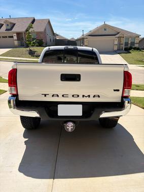 White 2017 Toyota Tacoma SR5