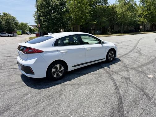 White 2018 Hyundai IONIQ Hybrid SEL