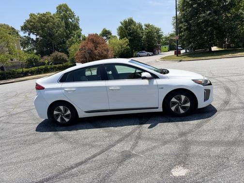 White 2018 Hyundai IONIQ Hybrid SEL