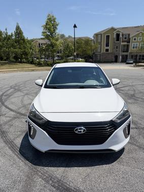 White 2018 Hyundai IONIQ Hybrid SEL