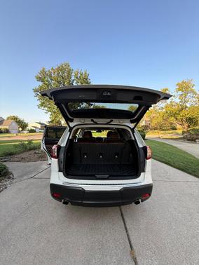 White 2024 Subaru Ascent Touring 7-Passenger