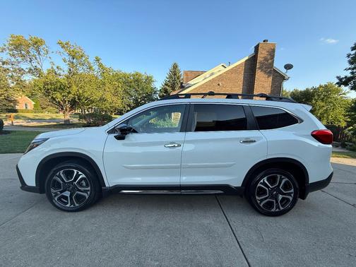 White 2024 Subaru Ascent Touring 7-Passenger