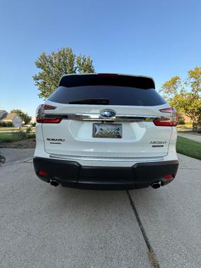 White 2024 Subaru Ascent Touring 7-Passenger