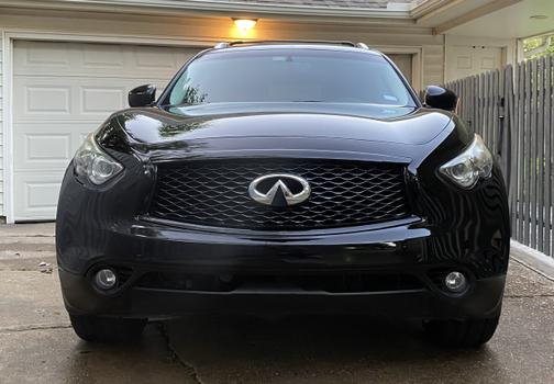 2010 INFINITI FX35 Base