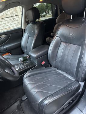 2010 INFINITI FX35 Base