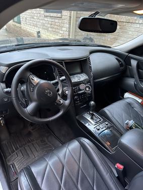 2010 INFINITI FX35 Base