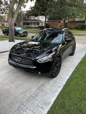2010 INFINITI FX35 Base