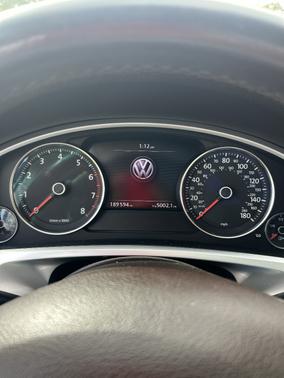 White 2011 Volkswagen Touareg VR6 Executive