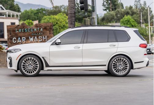 White 2021 BMW X7 xDrive40i
