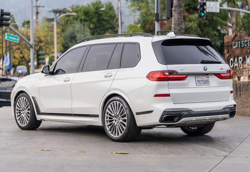 White 2021 BMW X7 xDrive40i