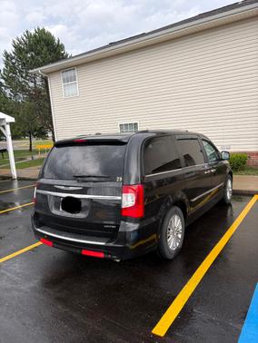 Black 2016 Chrysler Town & Country Limited