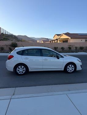 White 2016 Subaru Impreza 2.0i