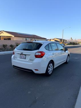 White 2016 Subaru Impreza 2.0i