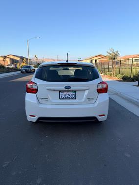 White 2016 Subaru Impreza 2.0i