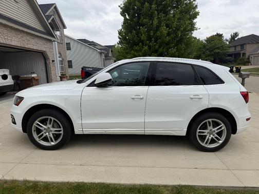 White 2014 Audi Q5 2.0T Premium Plus