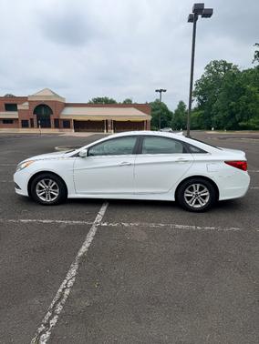 White 2014 Hyundai SONATA GLS