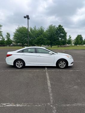 White 2014 Hyundai SONATA GLS