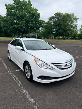 White 2014 Hyundai SONATA GLS