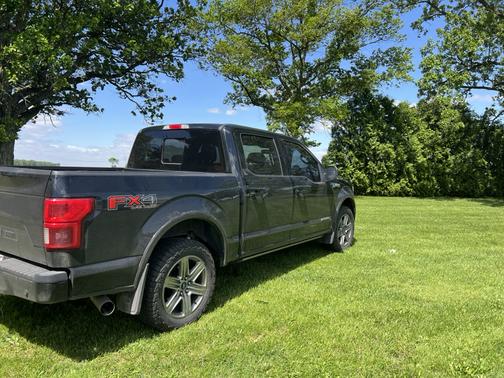 Black 2018 Ford F-150 Lariat