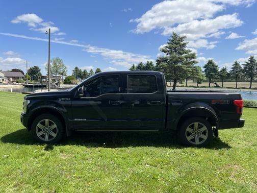 Black 2018 Ford F-150 Lariat