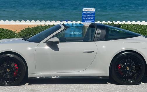 2022 Porsche 911 Targa 4S