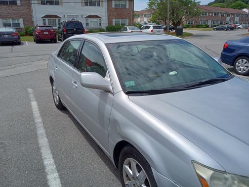Photo 2 of 5 of 2006 Toyota Avalon Limited