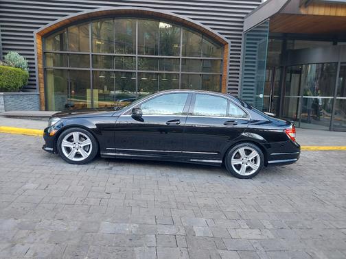 Black 2011 Mercedes-Benz C-Class C 300 4MATIC Luxury